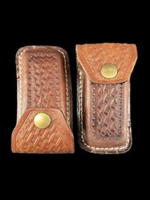 2 anciens couteaux fourreau cuir motif vannerie en relief