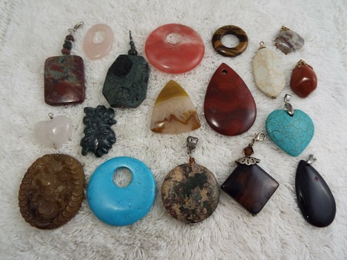 18 pcs Stone Pendant LOT | Smooth, Carved, Round (F24)