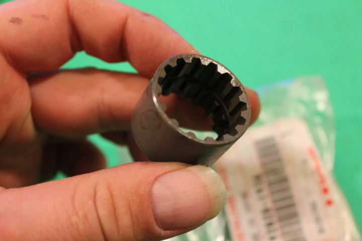 NOS KAWASAKI 2000-2005 ZX1200 NINJA ZX12R TRANSMISSION BUSHING