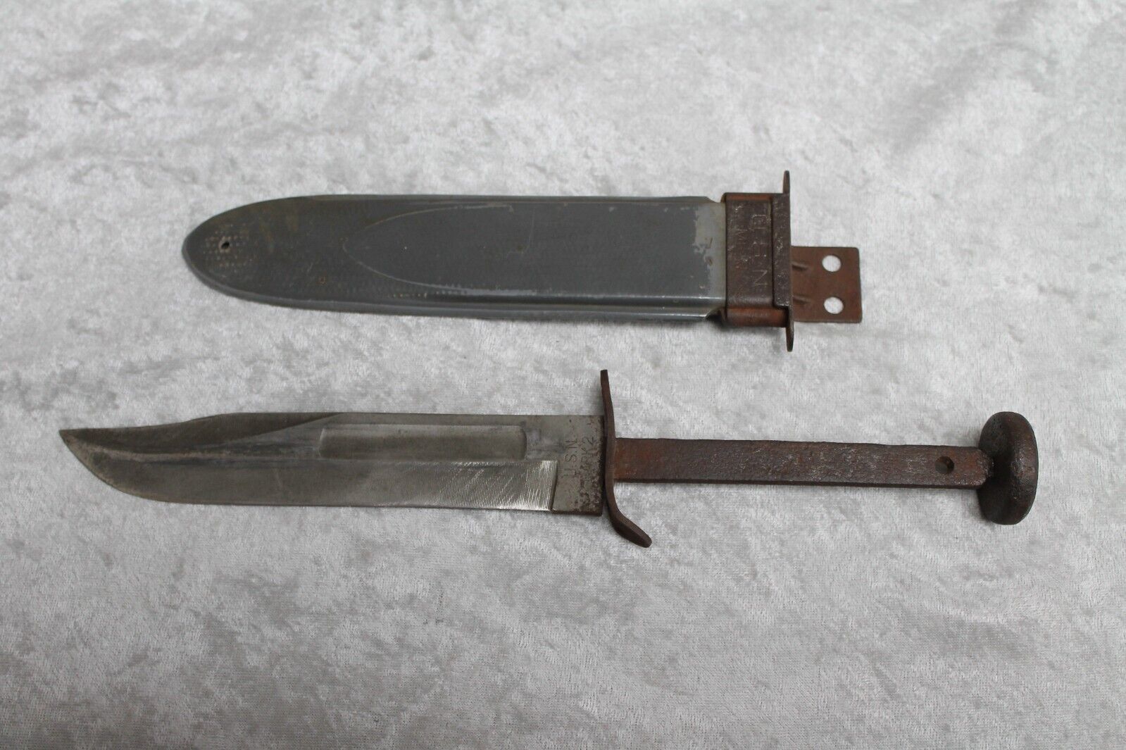 Vintage WWII Robeson Shuredge USN MK 2 Fix Blade Fighting Knife w/ Sheath