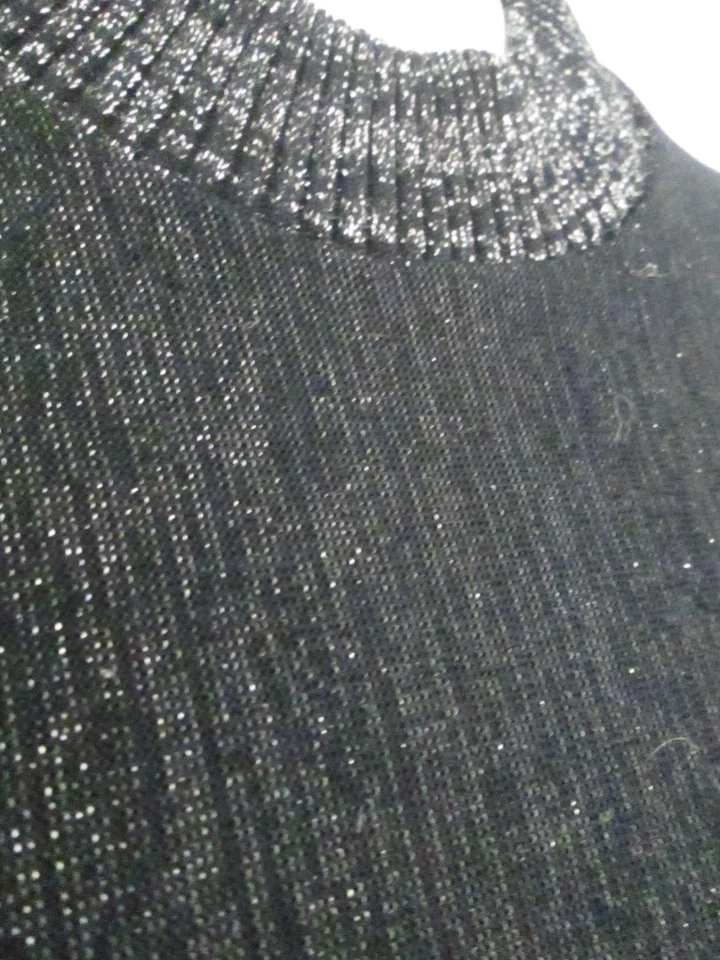 Top/suéter de punto Lurex negro vintage década de 1960, cuello alto, glamoroso, gótico, mod, 6-10 Foto 3 de 4