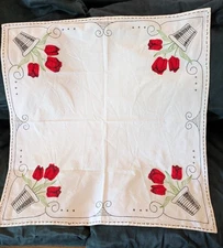 Tablecloth Handmade Red Tulips 28" Square Embroidery Applique Vtg