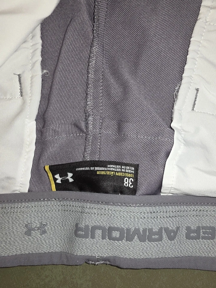 Pantalones cortos de golf Under Armour Match Play grises para hombre, talla 38 Foto 3 de 3