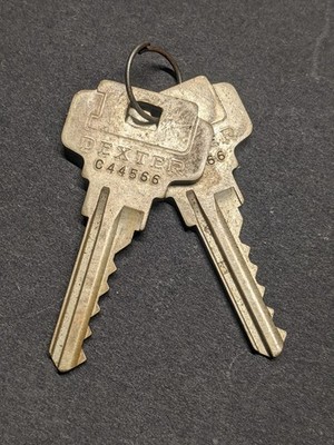 pair of Vintage Dexter key