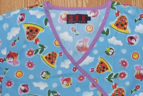 BEVERY HILLS WOMENS SIZE MEDIUM SPRING PRINTS NURSING MEDICAL BLOUSE TOP SCRUB - Imagen 3 de 6