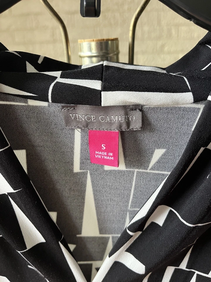 Vince Camino Blouse Size Small Black White Sleeveless Business Casual Pattern — 第 3/4 张图片