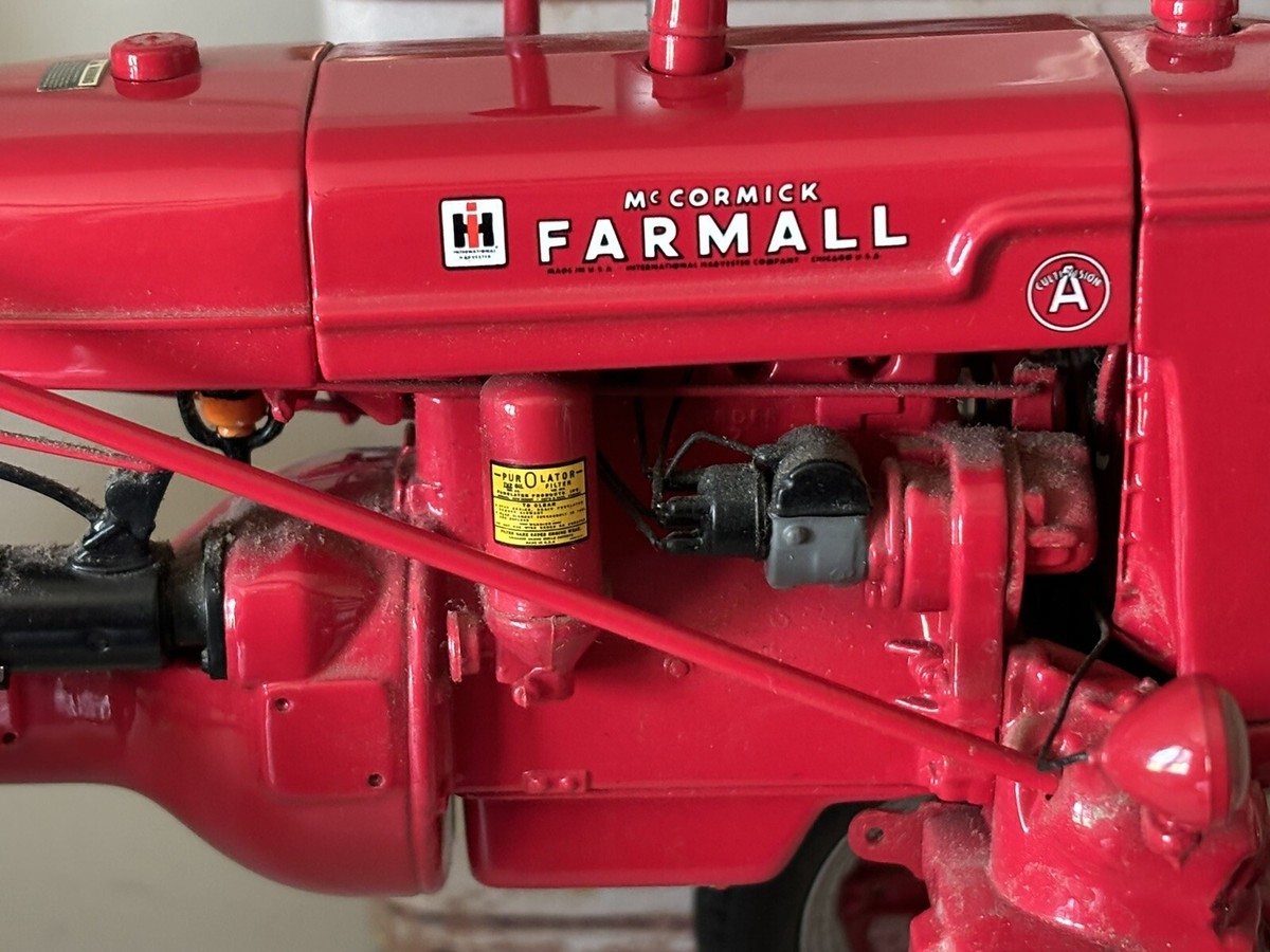 ミニカー　アメリカントラクター　McCORMICK FARMALL PRODUCT MINIATURE INTERNATIONAL HARVESTER McCORMICK FARMALL