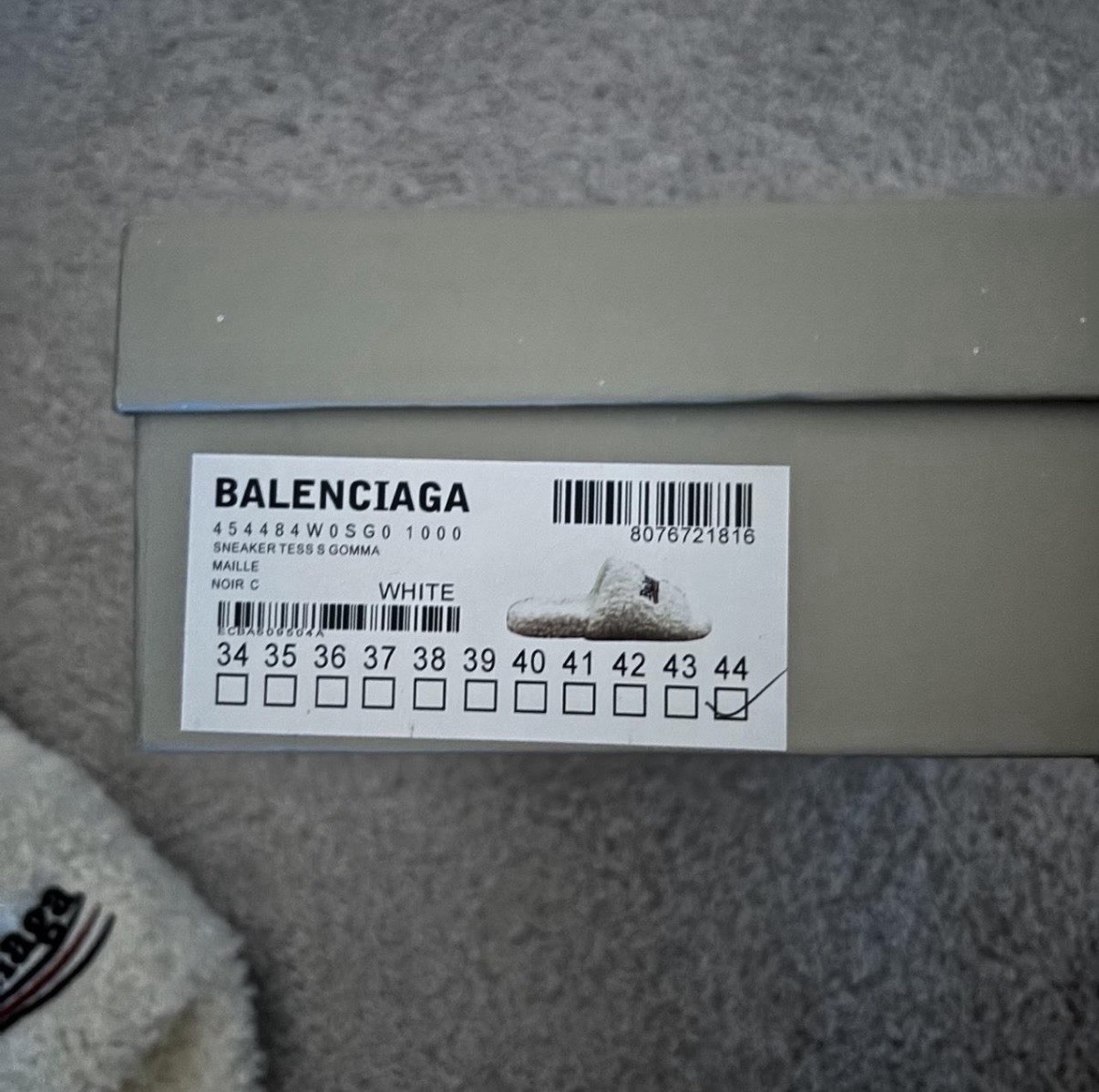 Balenciaga White Furry slides  Men's EU 44 thumbnail 4