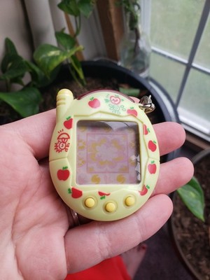 Tamagotchi Plus Connection V2 Apple Yellow 2004 TESTED Japanese Red Text /Screen