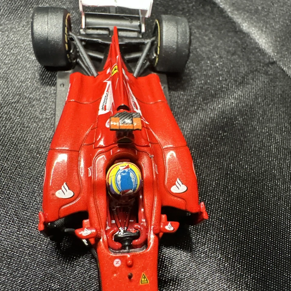 Hot Wheels 1/43 Ferrari F2012￼ Fernando Alonso beautiful car ships from USA - Image 3 of 4