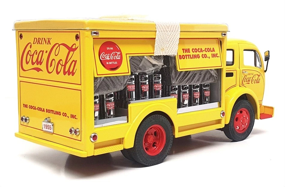 Danbury Mint 1/24 Scale DMCC1955 - 1955 White Coca-Cola Truck - Yellow - Image 2 of 4