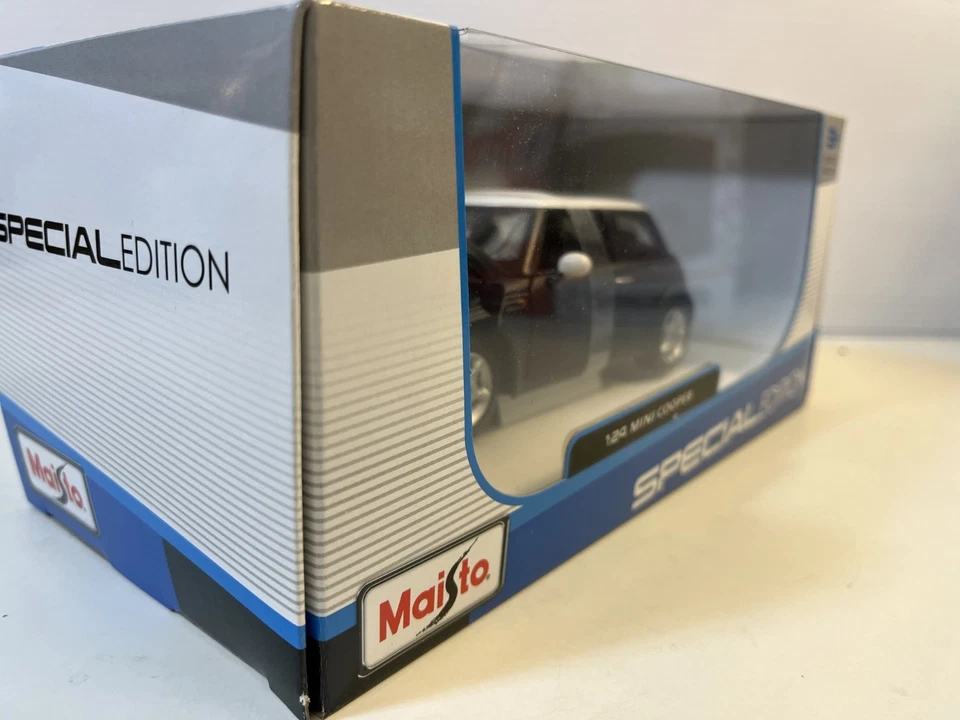Mini Cooper New In The Box Diecast Model in 1/24 Scale by Maisto - Image 4 of 4