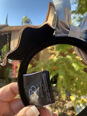 Disney 100th Anniversary Platinum Minnie Mouse Dripping Ear  display picture 2