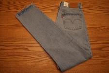 NWT WOMEN'S LEVI JEANS 501 Original Size 28 x 32 High Rise Button Fly Distressed
