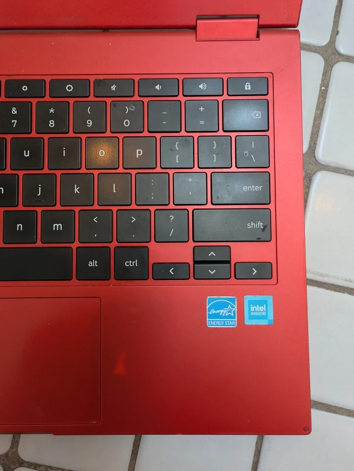 Samsung Galaxy Chromebook 2 XE530QDA - 13.3" Full HD - Intel - 4GB RAM - Valor Foto 3 de 4