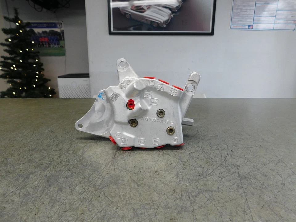 R129 SL500 SL600 500SL 600SL VÁLVULA DE DISTRIBUCIÓN AJUSTADOR DE NIVEL DE SUSPENSIÓN Foto 2 de 4