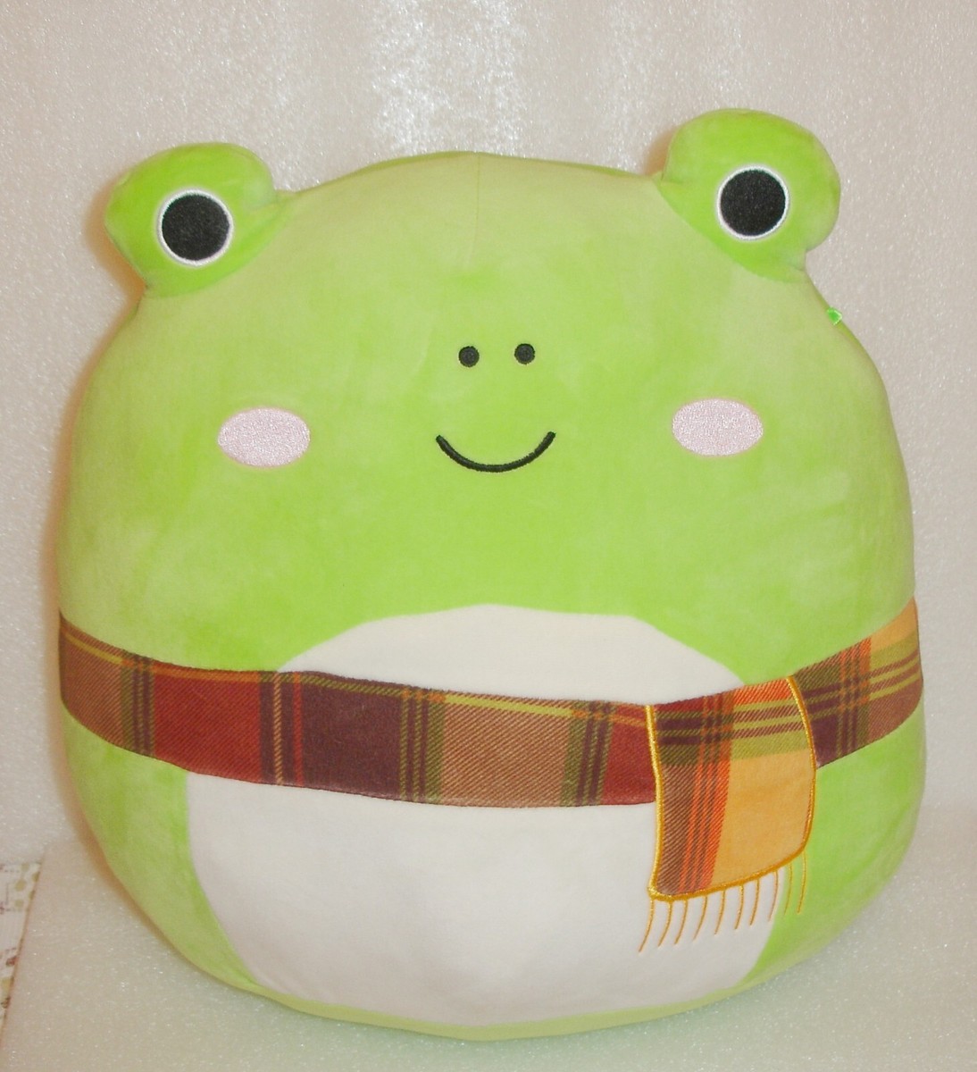 Squishmallows SQCR04581 Wendy Green Frog WPlaid Scarf 12