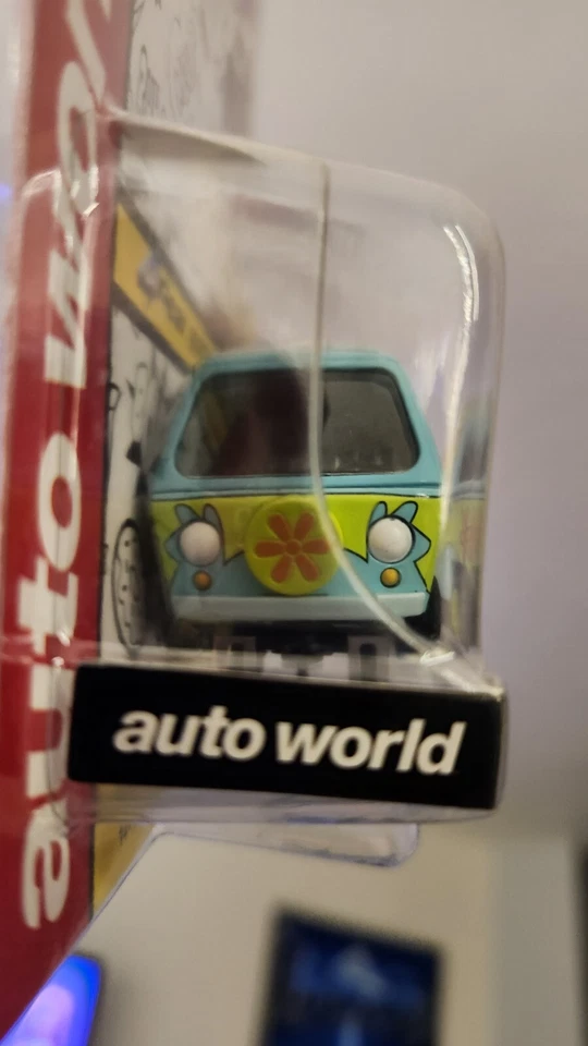 Auto World Scooby-Doo Mystery Machine (Furgoneta) 1/64 Foto 2 de 4