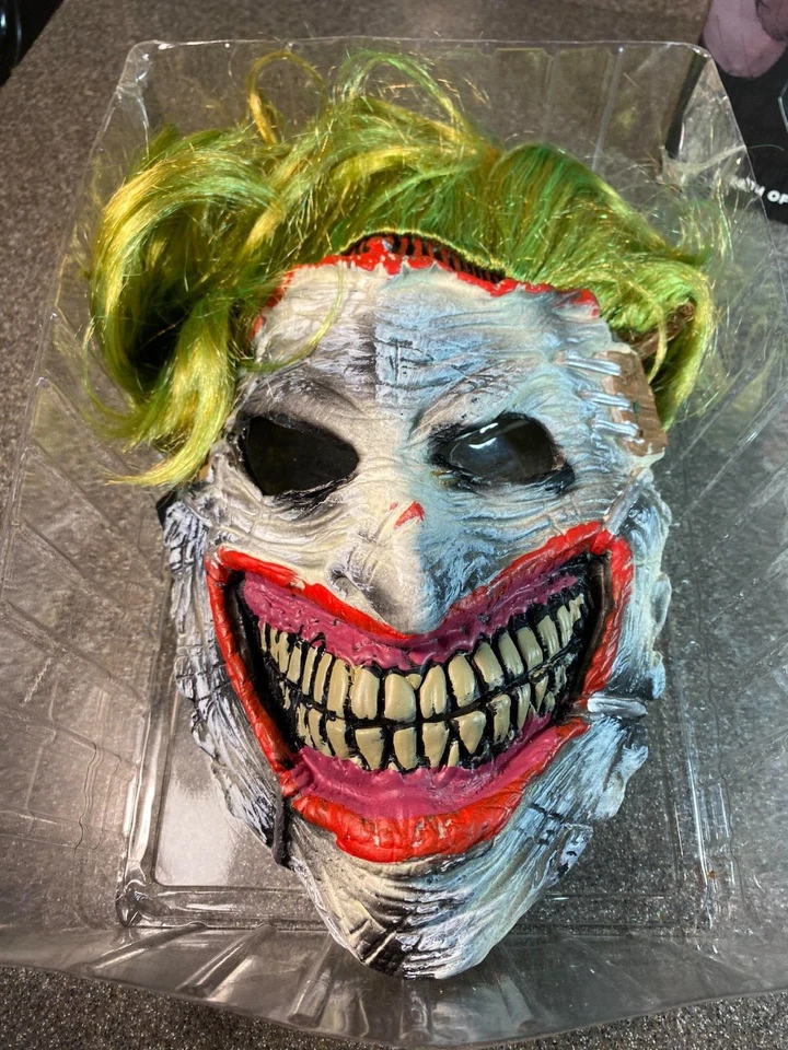 DC Comics ~ Batman -  Batman Death in the Family ~ Joker Mask (Only) in Orig Box - Image 3 of 4