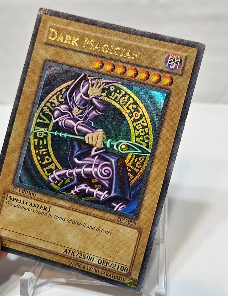Dark Magician SDY-006 Ultra Rare 1st Edition MISPRINT ERROR HOLO LINE YGO 7949 - Image 4 of 4