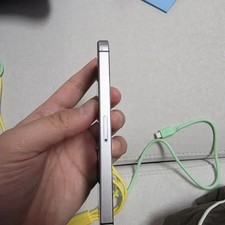 Apple iPhone 5s 64GB Smartphone - Used, Light Condition