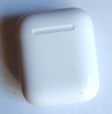 Apple AirPods Wireless Bluetooth In-Ear Earbuds w/ Charging Case - White A1602