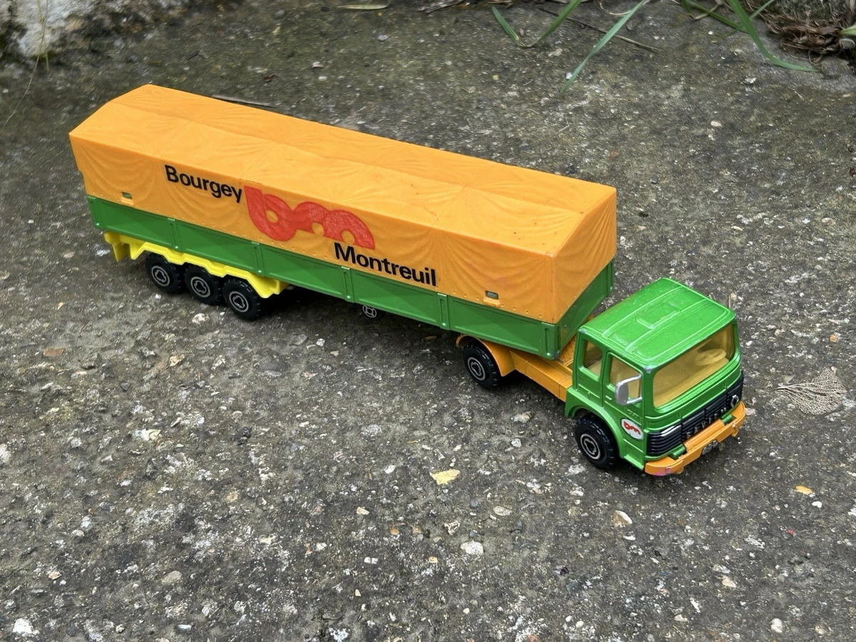 LOT MAJORETTE 1/100 CAMION SAVIEM RENAULT (Bon Etat) EUR 5,00 - FR