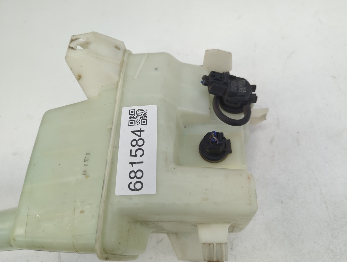 V7137 2004-2010 Toyota Sienna Washer Fluid Reservoir Bottle