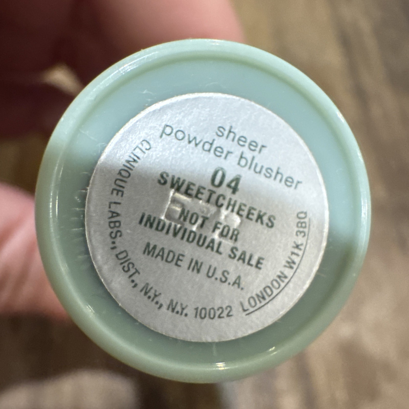 CLINIQUE SHEER POWDER BLUSH BLUSHER W/ RETRACTABLE BRUSH -  04 SWEETCHEEKS