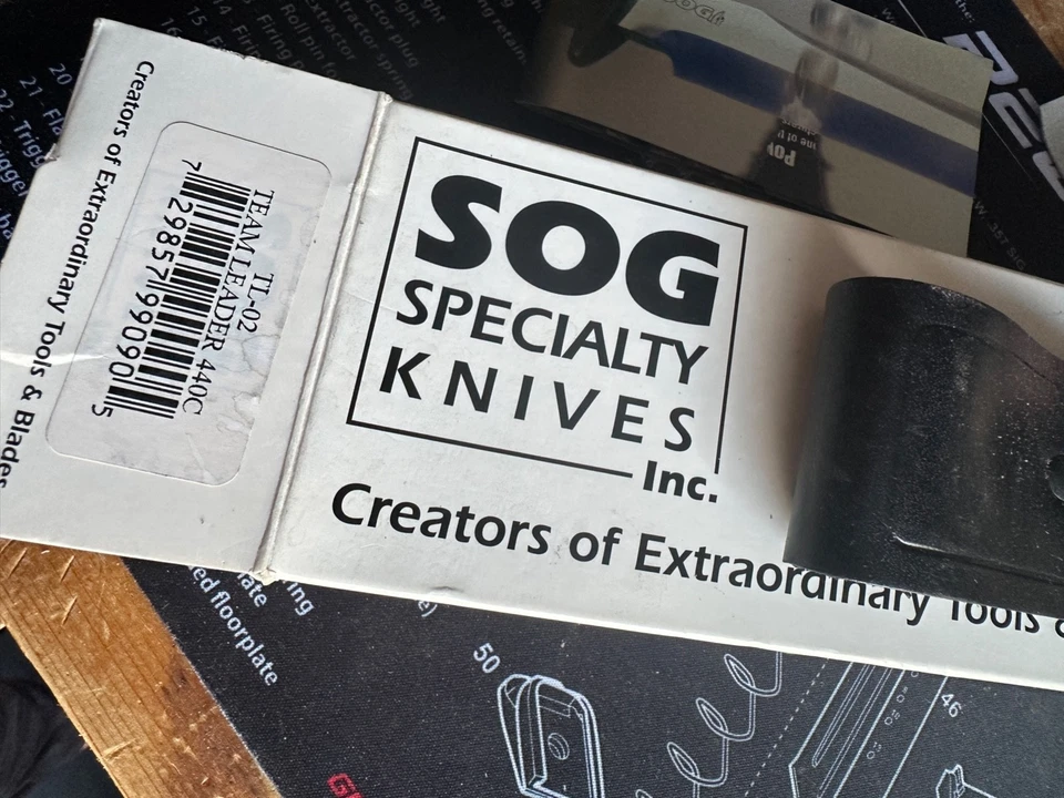 Cuchillo de hoja fija SOG Team Leader TL-02 440C funda de cuero original nuevo en caja Foto 2 de 4