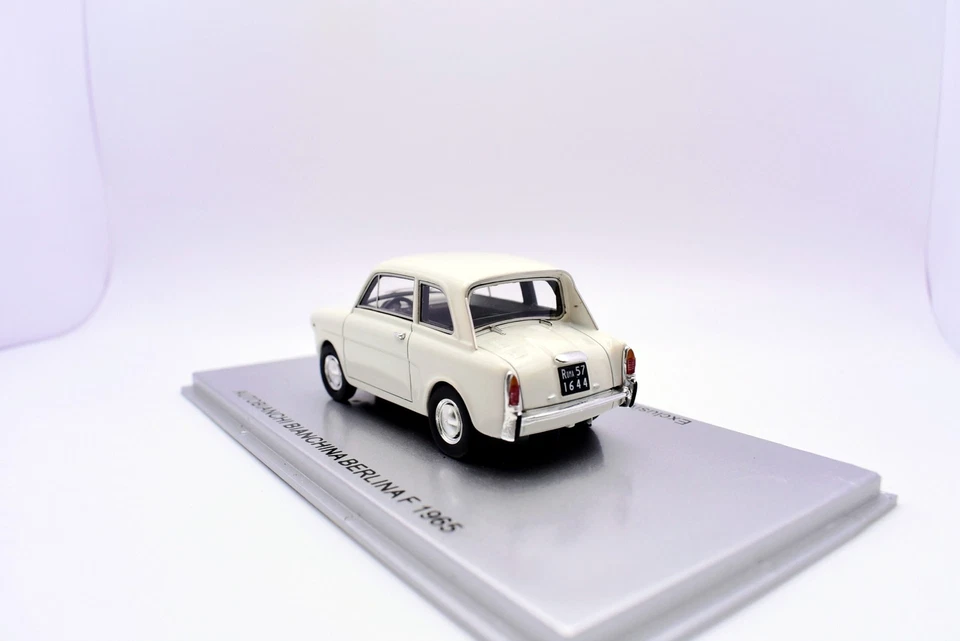 Modellino auto scala 1:43 Autobianchi bianchina bianco Kess modellismo Fantozzi - Immagine 4 di 4