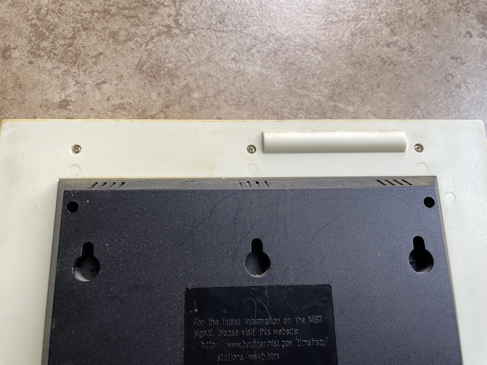 SkyScan Atomic Clock W/Moon Phase Indoor Temperature Date Model 86715