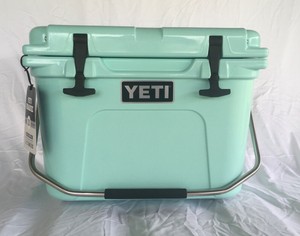 yeti roadie 20 seafoam