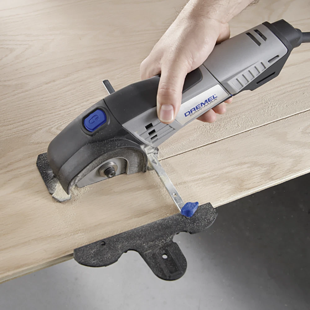 Dremel Saw Max 20 02 Versatile Cutting Tool w Cutting Blade 220V