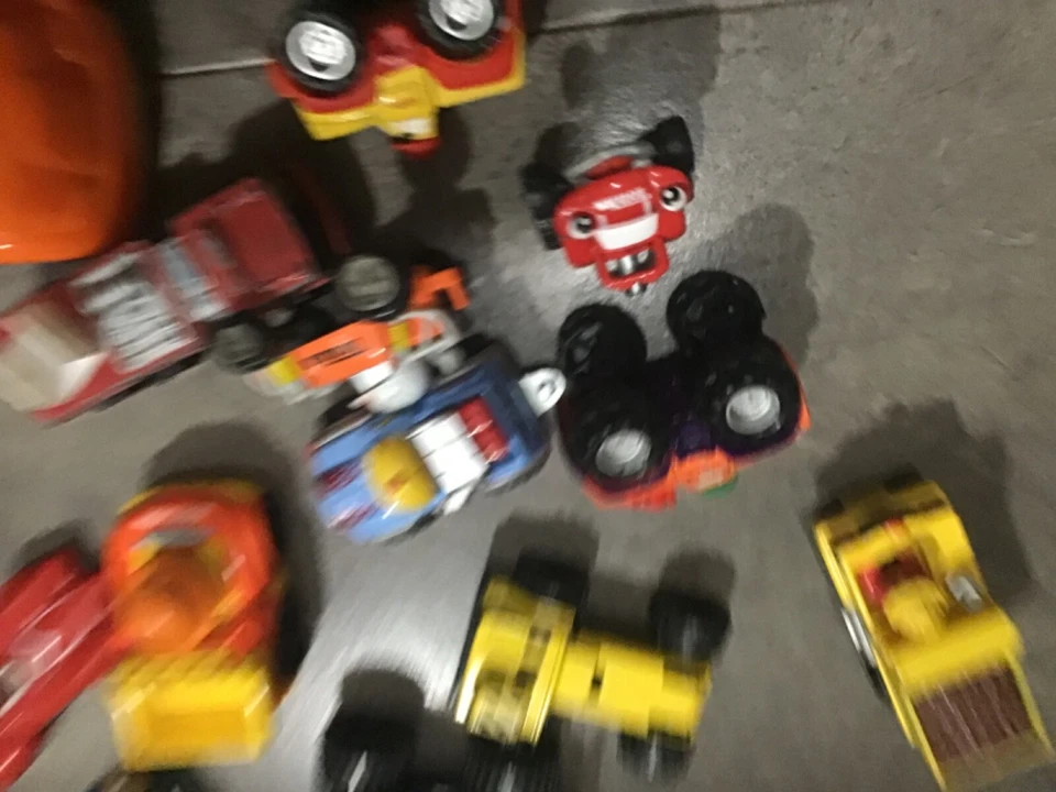 Lote de 7 juguetes Tonka+Grupo mixto~Motocicletas~Sesame Street~Mark 5 Speed Racer=TODOS Foto 3 de 4