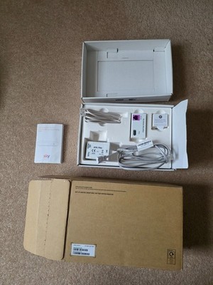 Sky Q Hub WLAN Router Box Mikrofilter ADSL Telefonkabel