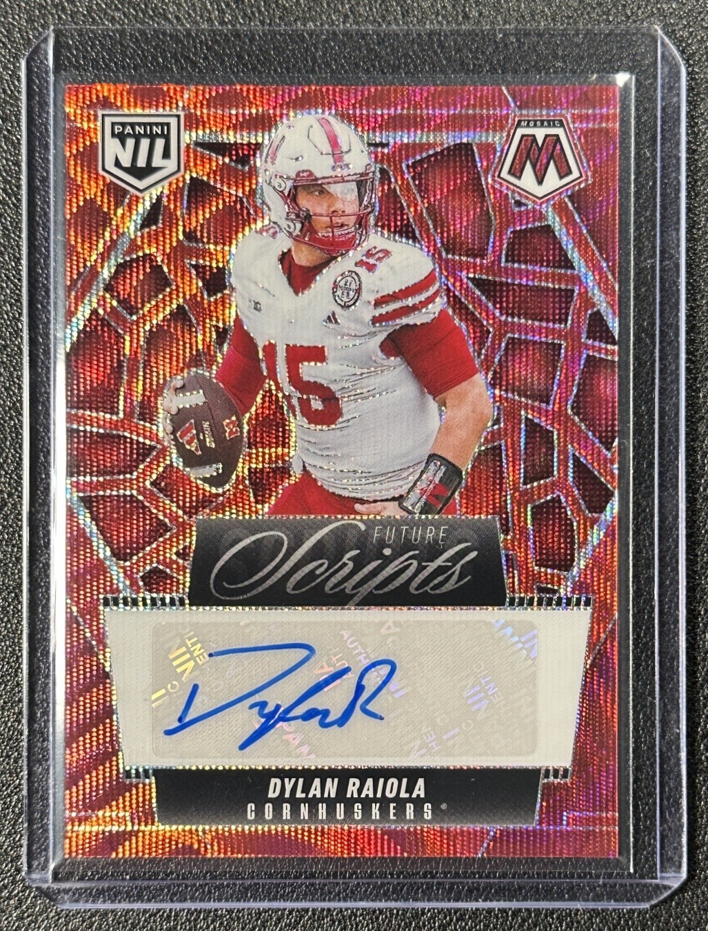 DYLAN RAIOLA 2025 PANINI MOSAIC NIL FUTURE SCRIPTS RED WAVE PRIZM AUTO NEBRASKA