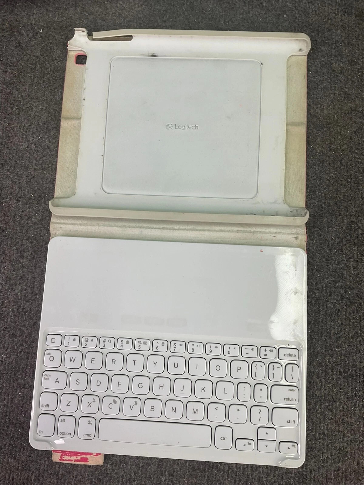 Logitech Keyboard Folio  For iPad 2 3rd 4th Gen 920-005445 B