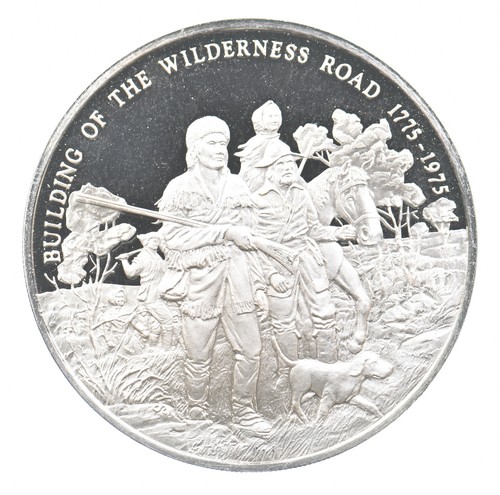Sterling Silver Wilderness Road Building 925 20.3 Grams Round/Art Bar *178