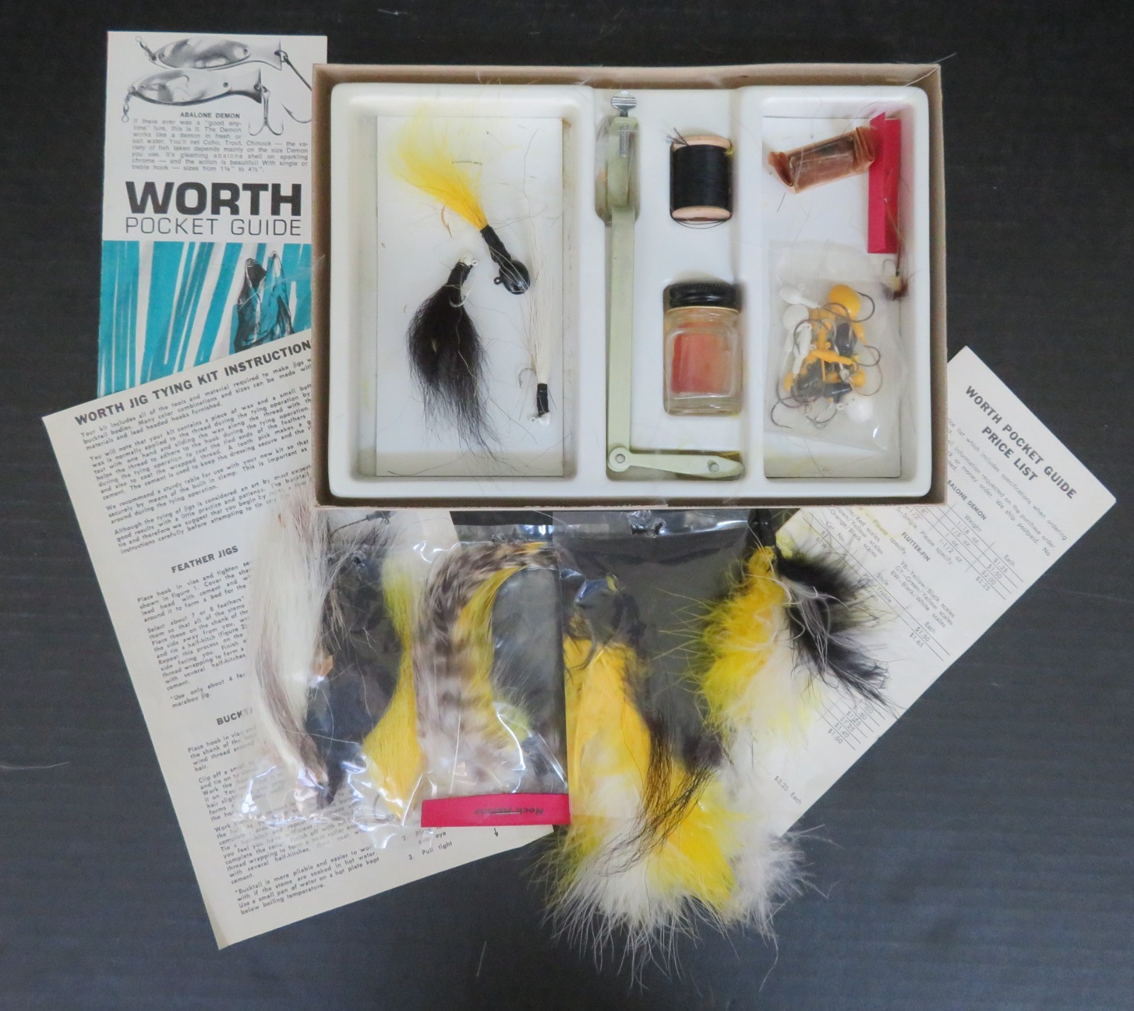VINTAGE WORTH FISHING TACKLE JIG TYING KIT, WITH INSTRUCTIONS & ORIGINAL BOX