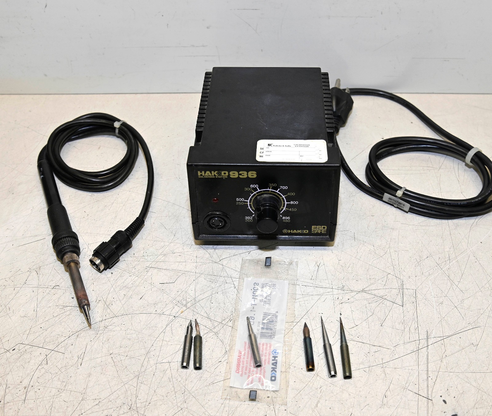 Hakko 936 with 907 Handpiece & Extra Tips!