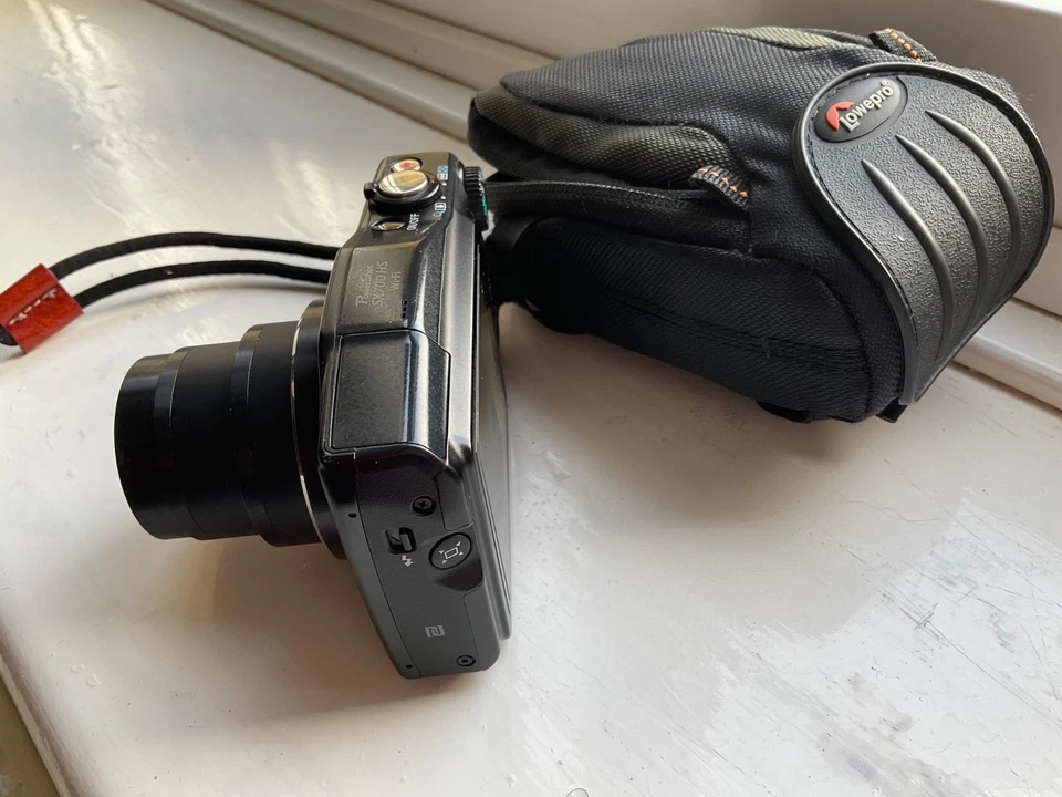 Canon PowerShot SX700 HS 16.1MP Digital Camera 16.1 mp 30x  zoom - Lowe pro bag - Image 4 of 4