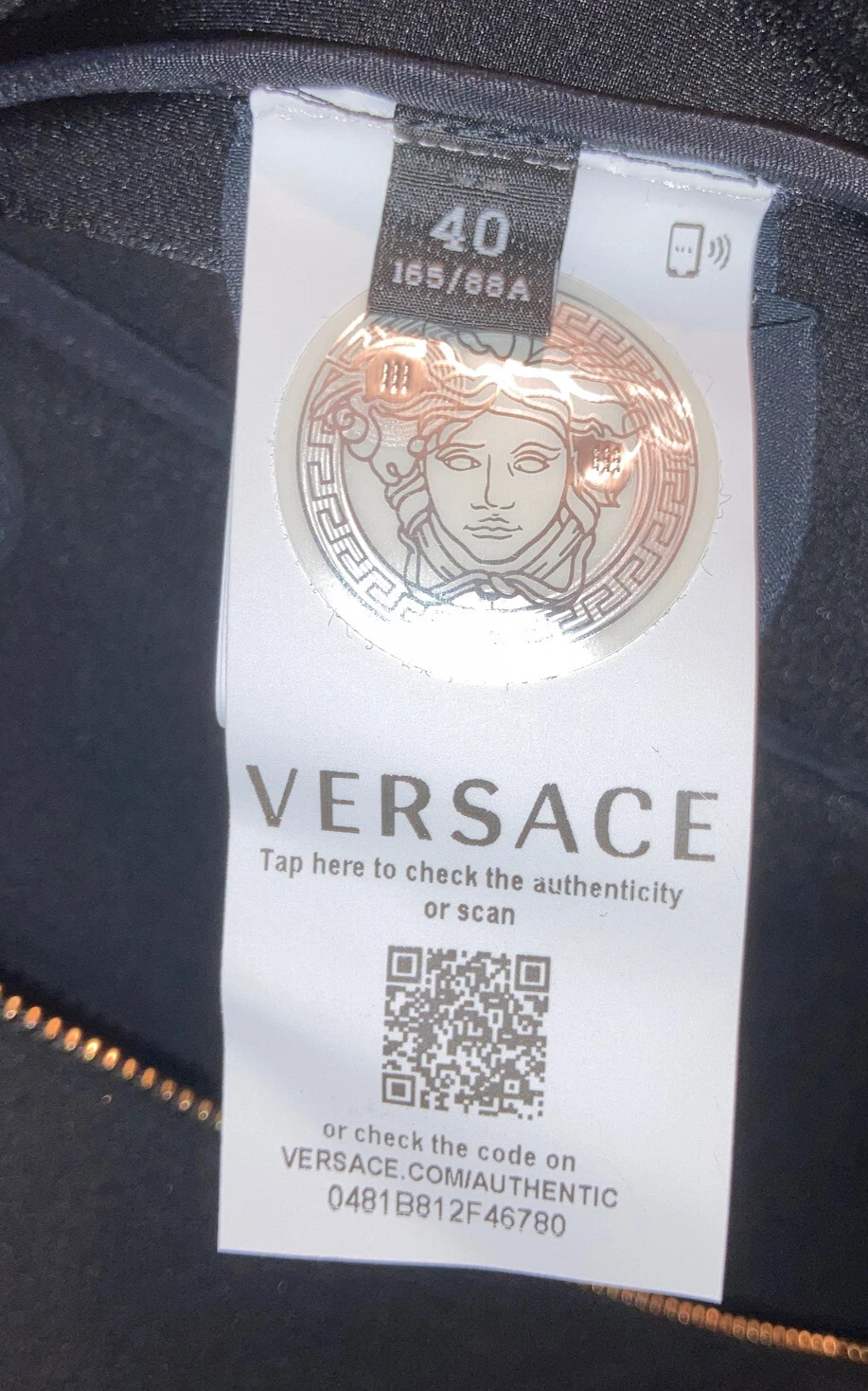 A87311 Autentico Abito Senza Maniche Versace Nuovo con Cerniera Anteriore Nero Nuovo con Etichette Italia Taglia 40 US 6