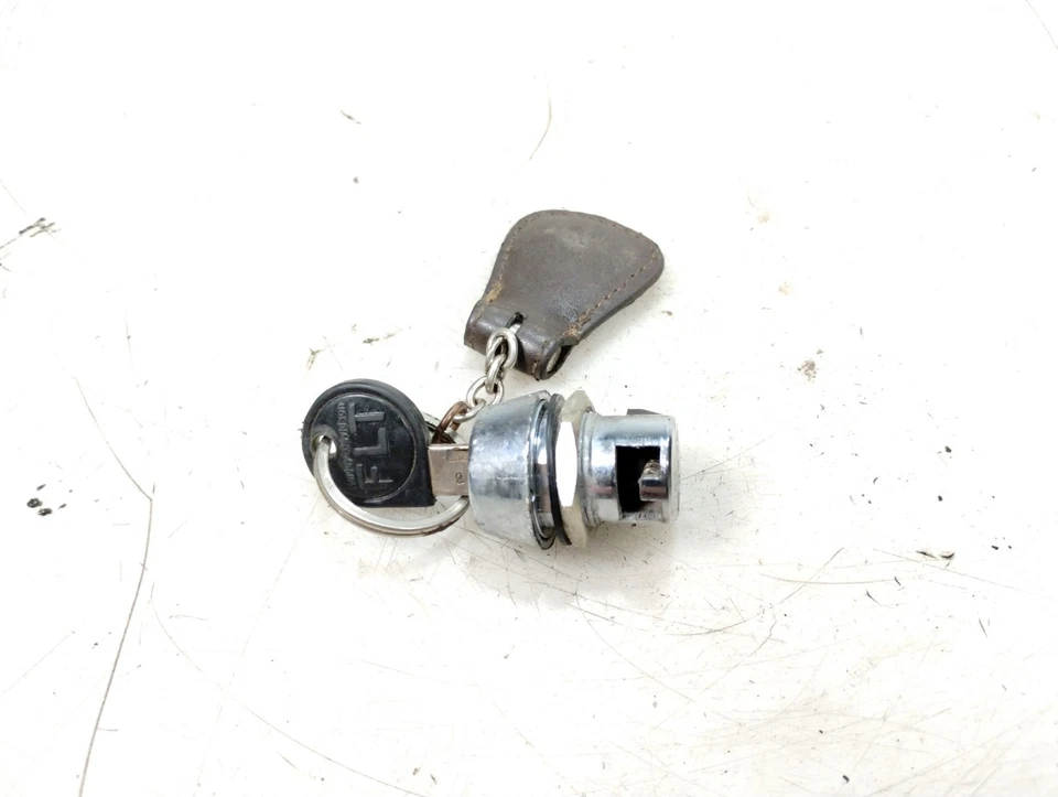 Harley-Electra Glide Sport EVO 1990 FLHS FLHT maletero trasero paquete tour bloqueo y llave Foto 3 de 4