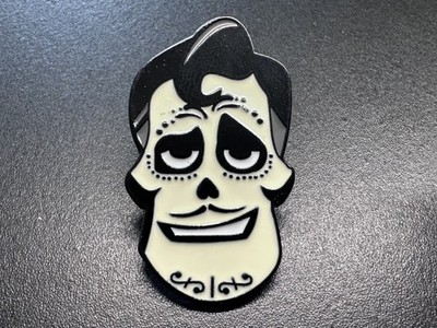 Ernesto de la Cruz Emaille Pin Anstecker Disney Pixar Coco Metall Revers Brosche 3,5 cm