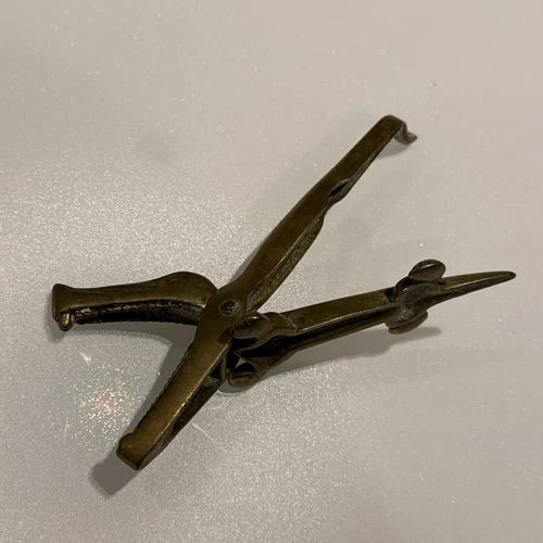 Brass Crocodile Nutcracker Vintage Fast Post Nut Cracker Opener - Picture 8 of 8