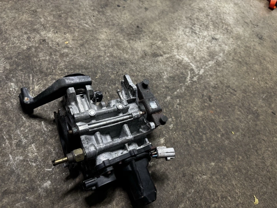 Оригинальный корпус дроссельной заслонки GE 1998-2004 Lexus GS300 IS300 2JZ 22030-46210 READDISC 97k 🔥 - Изображение 2 из 4