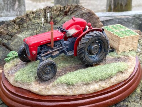 1/32 scale Custom UH Massey Ferguson 35x tractor tracteur Diorama display - Picture 3 of 5
