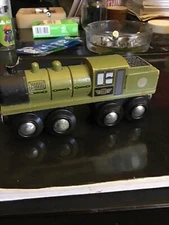 Maxim enterprises, wooden train, engine, magnetic￼