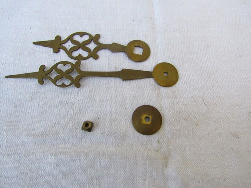Paire d'aiguille pendule lys bleu mat Long.:40mm Heure-:4,5